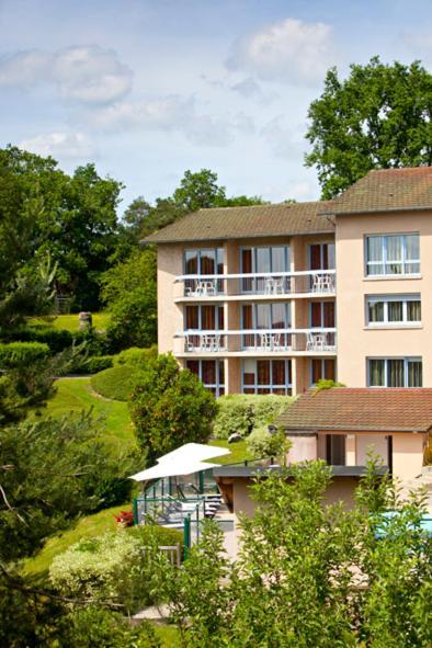 Hotel Du Lac Lacapelle-Viescamp Bagian luar foto