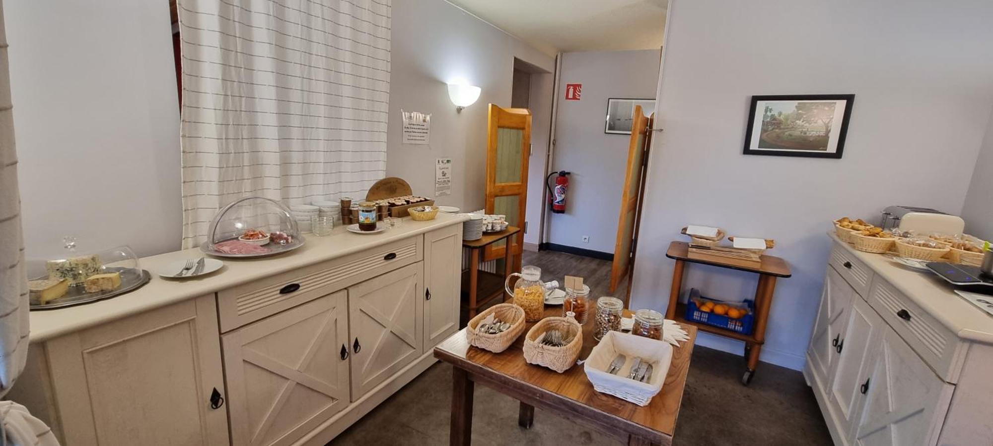 Hotel Du Lac Lacapelle-Viescamp Bagian luar foto